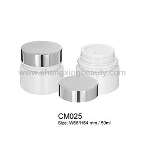CM025